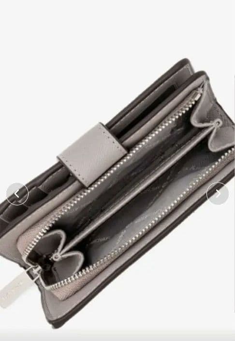 新品タグ付き■MICHAEL KORS ■グレー■ 二つ折り財布　■2026福袋