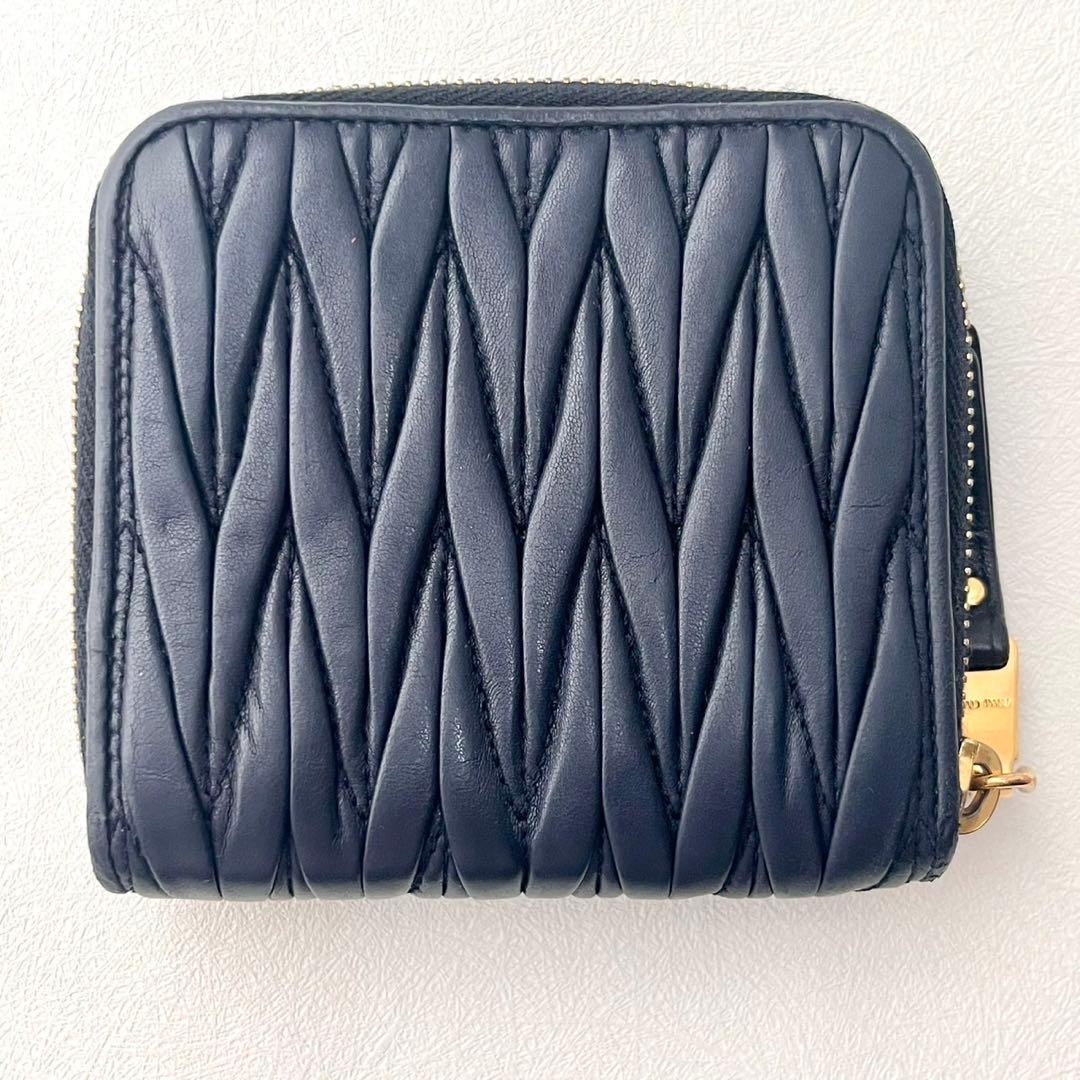 MIUMIU マテラッセ 二つ折り財布 ネイビー ラウンドジップ　0203-②