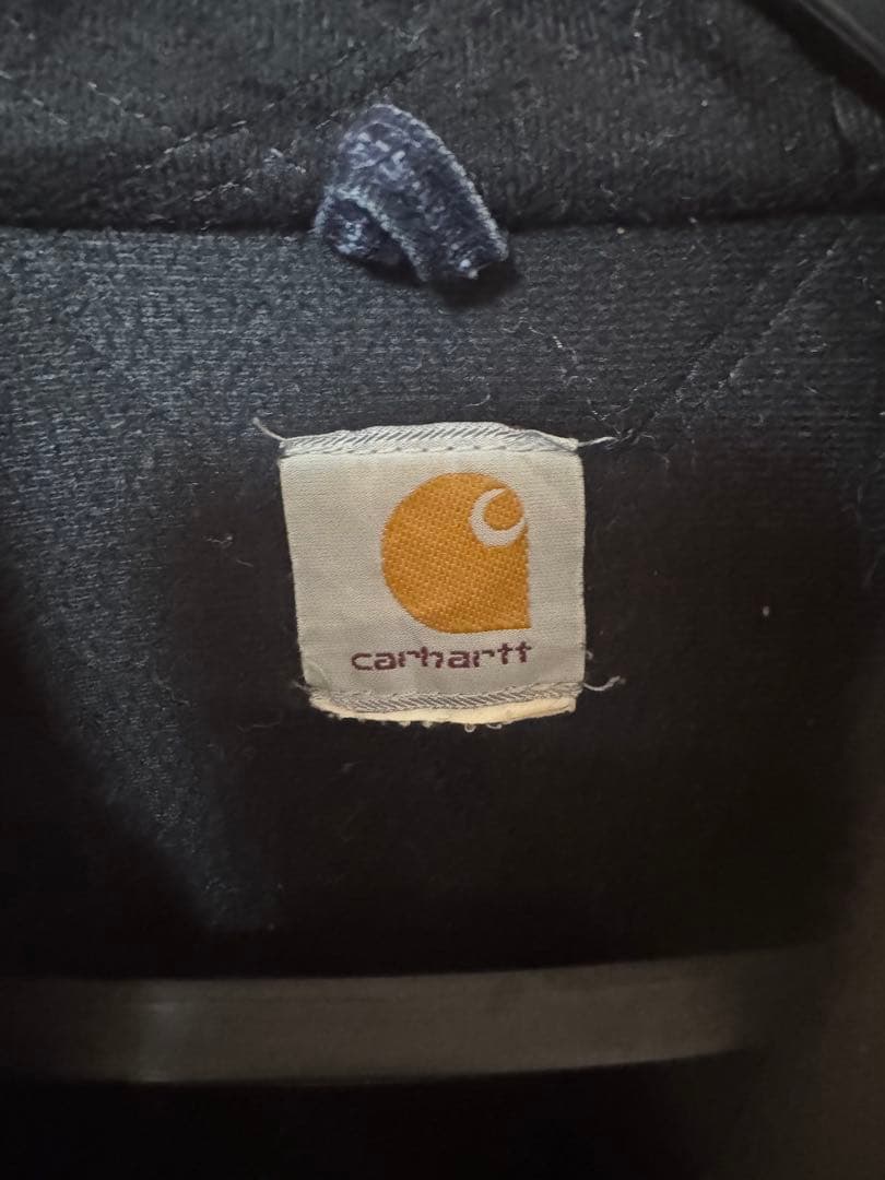 【にゃん】Carhartt フード付きネイビージャンパー