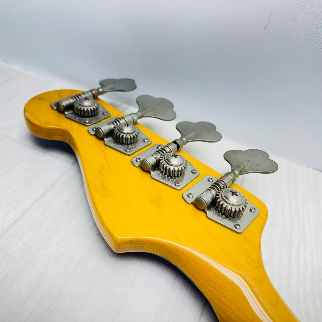 Squier エレキベース　fender scandal tomomi モデル