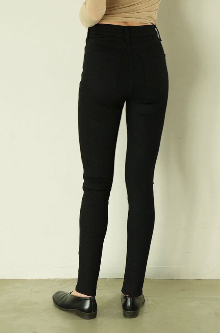 CLANE PINKY ブラックスキニーデニムパンツ