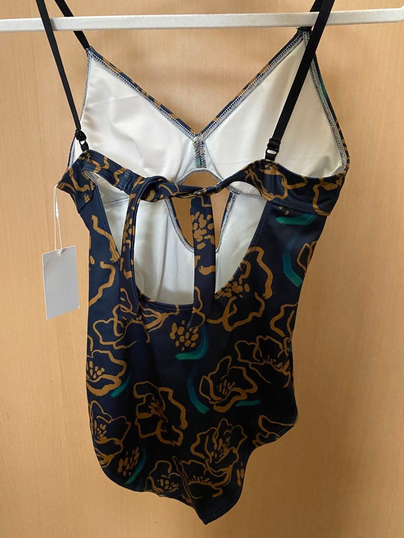Knuth Marf 水着