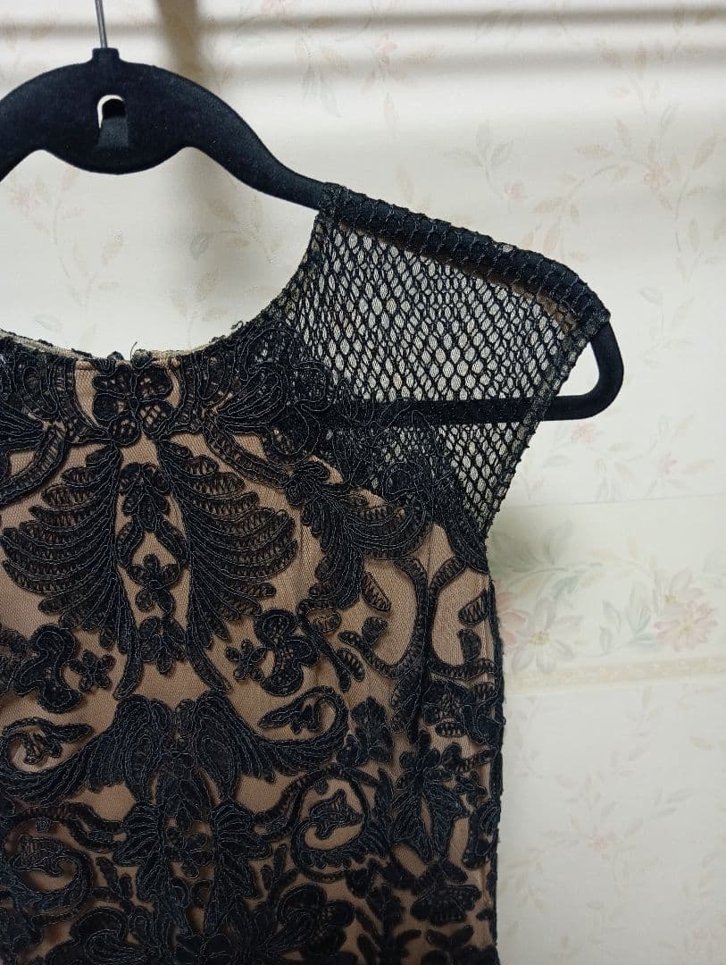 ♥大幅値下げ♥タダシショージ ♥♥ひざ丈ワンピース　黒色 刺繍