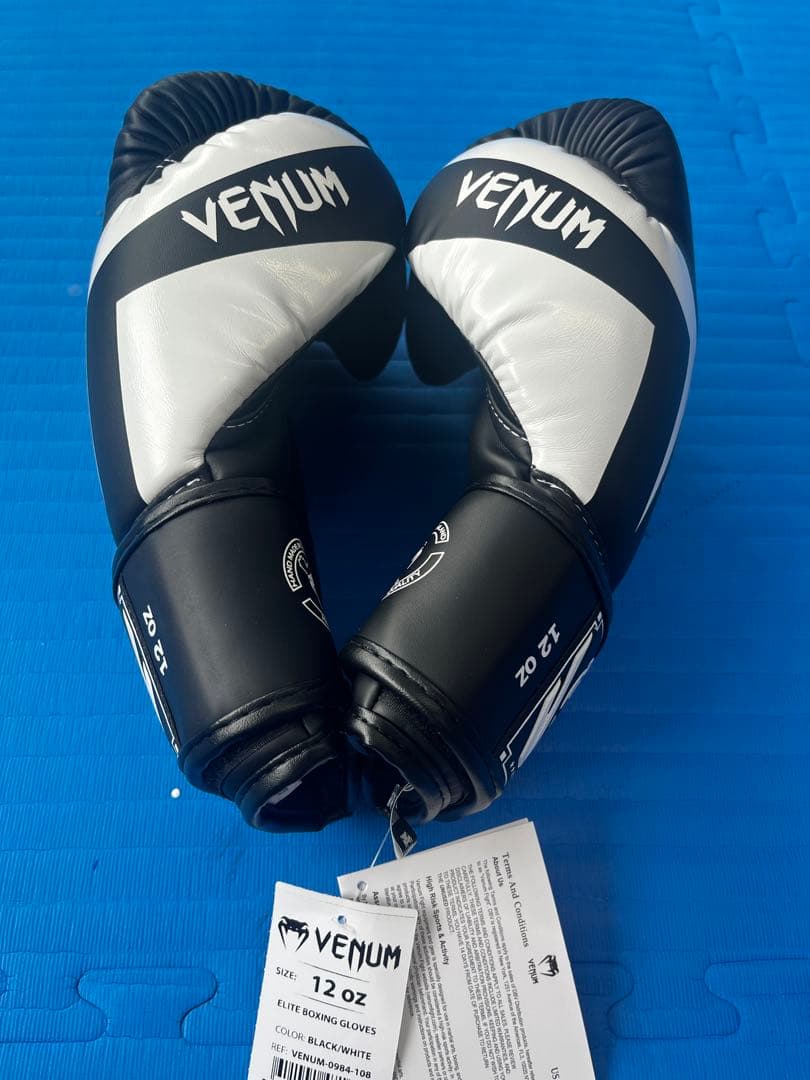 Venum エリートボクシンググローブ 12oz