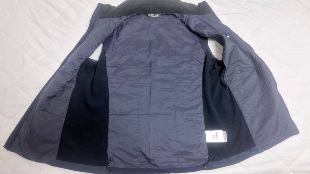 【最終値下げ】アークテリクス Atom LT vest ネイビー S アトム