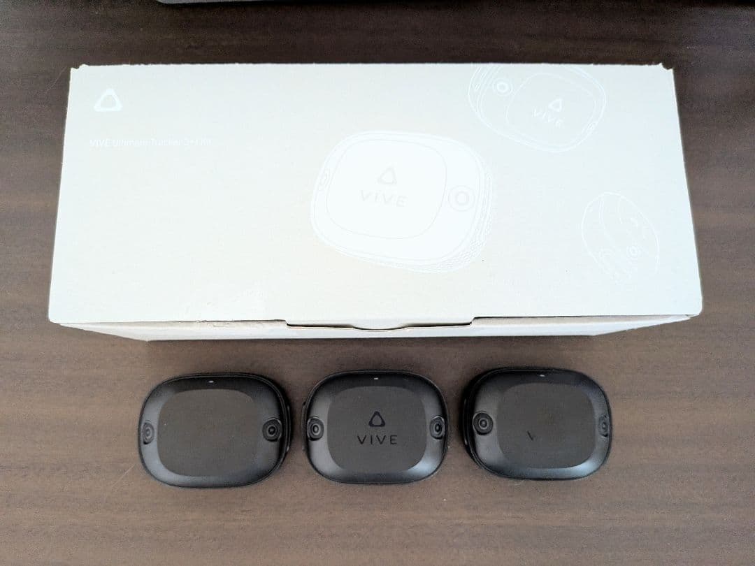 VIVE Ultimate Tracker + ベルト