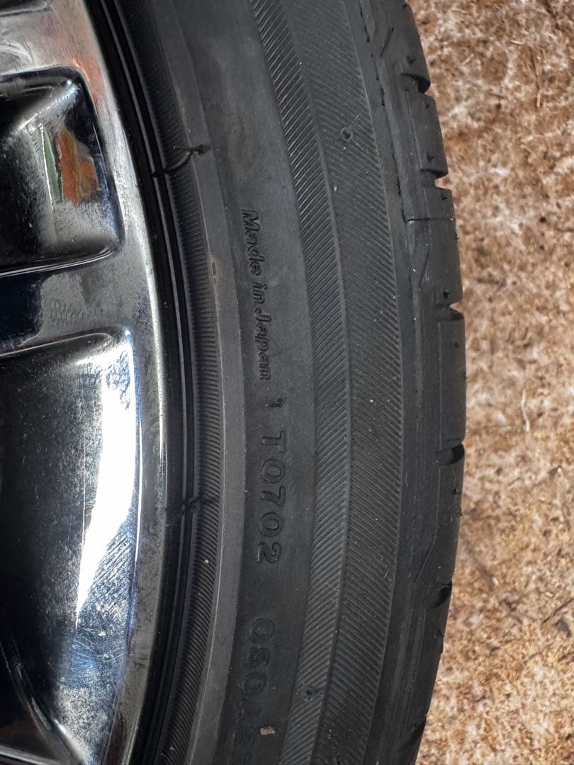 【美品】クラウンタイヤ225/45R18 91Wタイヤは新品ホイルは傷ついてます