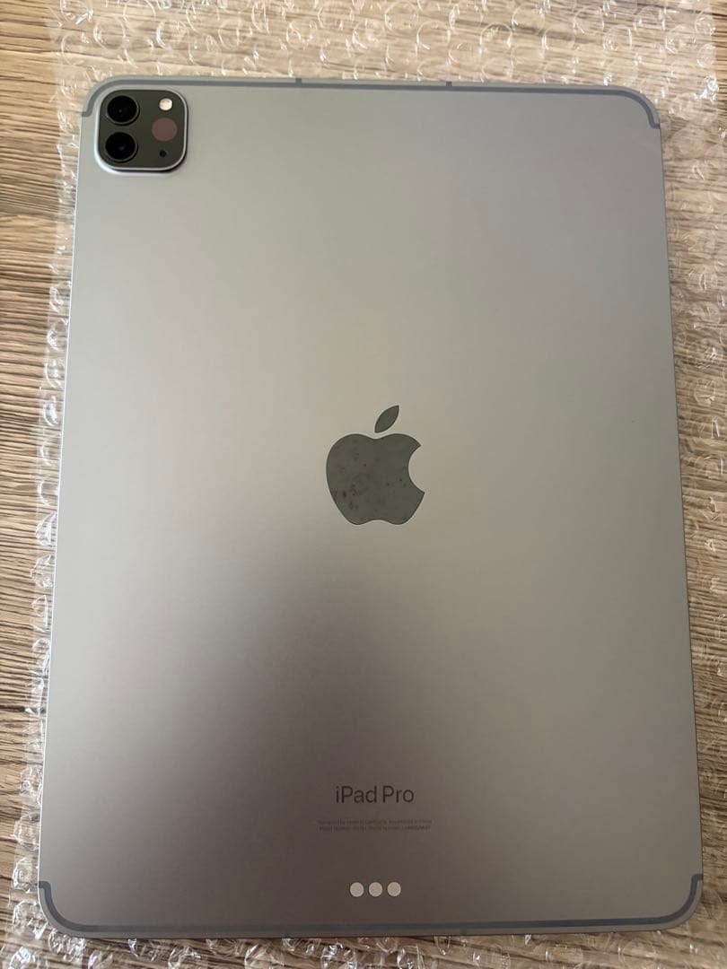Apple iPad Pro 11インチ　純正Magic Keyboard付き