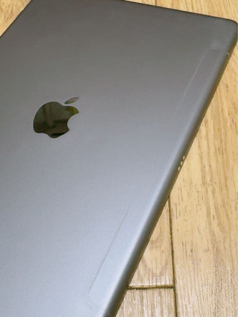 【初期化済み】iPad第7世代 wifiモデル 32GB (スペースグレイ)