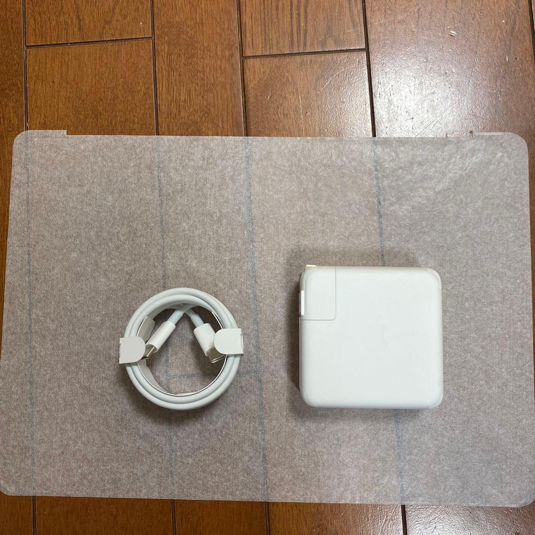 Apple MacBook pro 13空箱•付属書•シール•充電器•ケーブル