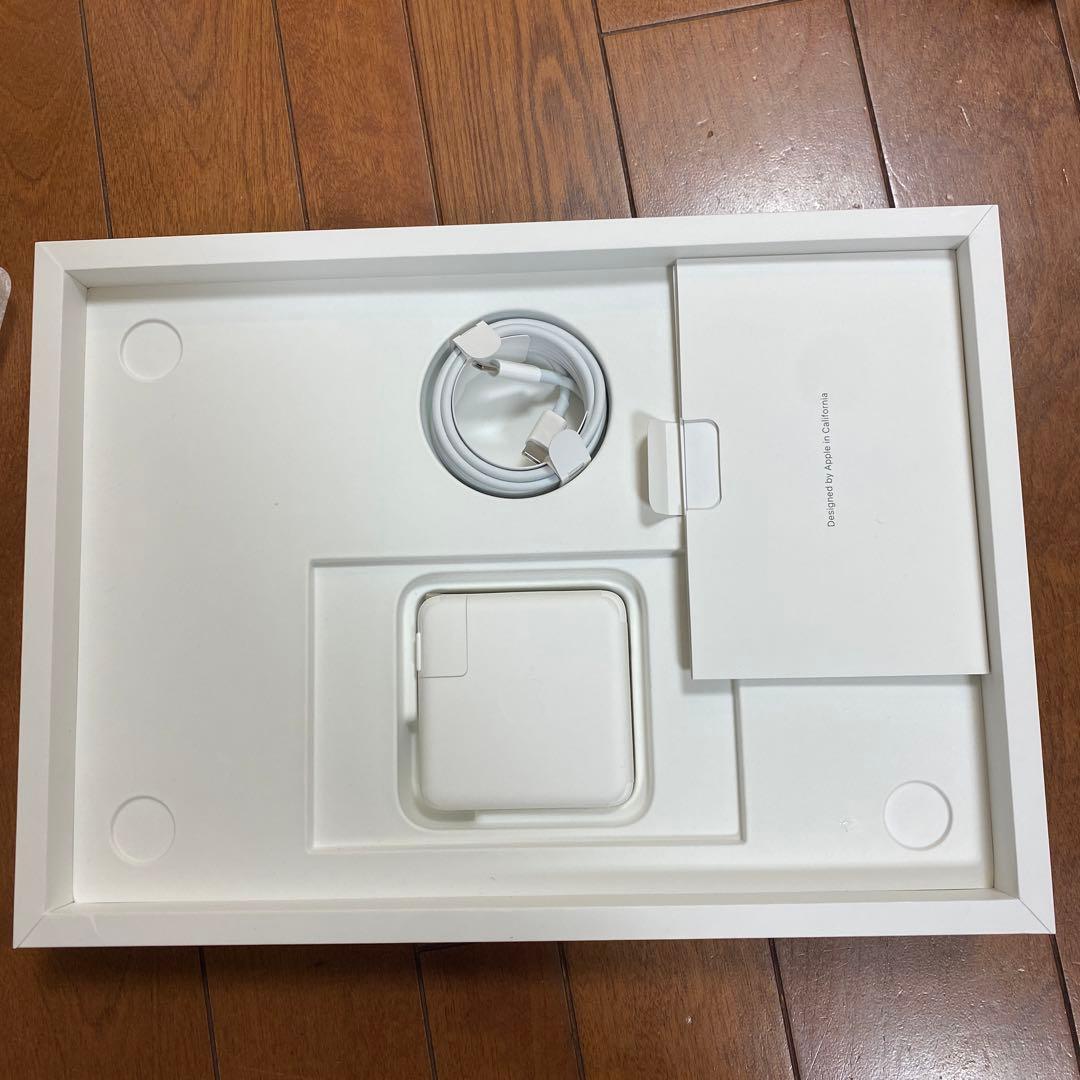 Apple MacBook pro 13空箱•付属書•シール•充電器•ケーブル