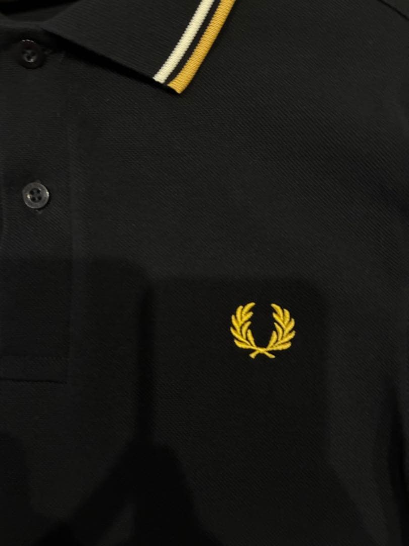 【美品】FRED PERRY ブラック ポロシャツ S