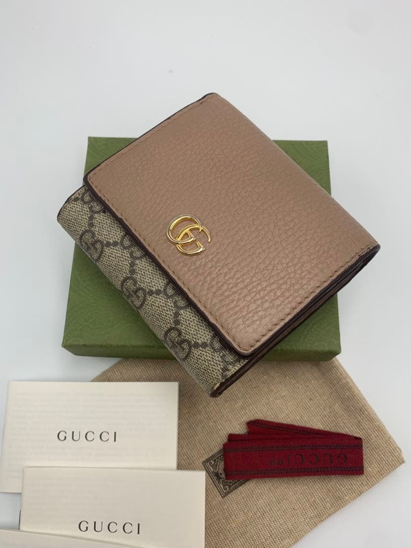 美品　GUCCI グッチ　近年モデル　二つ折り財布　GGマーモント P55