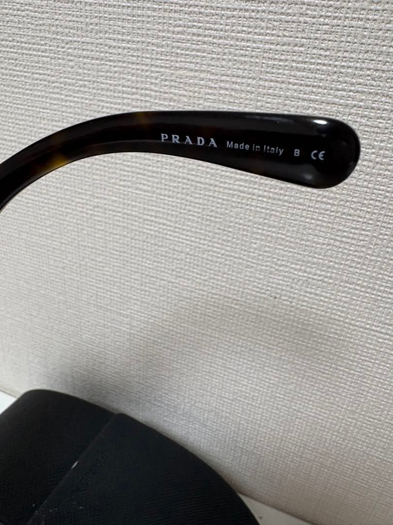 PRADA☆ ミニマルバロックサングラスSPR 270 2AU-6S1