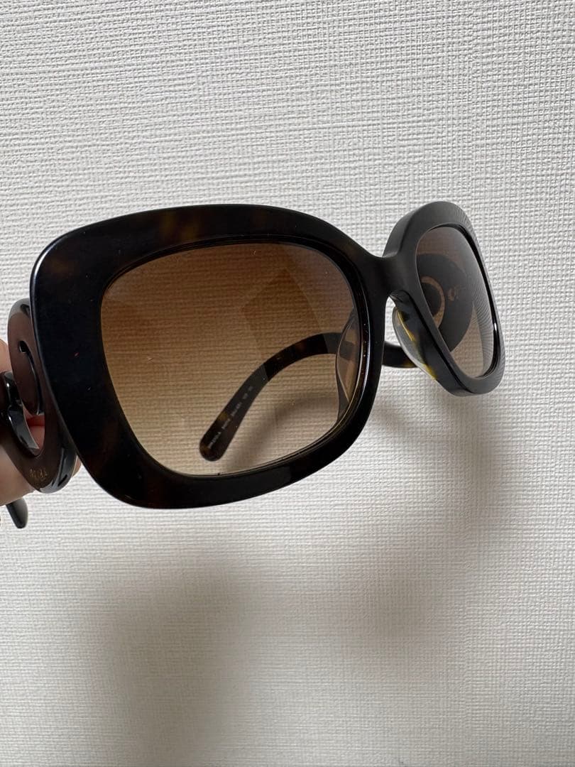 PRADA☆ ミニマルバロックサングラスSPR 270 2AU-6S1