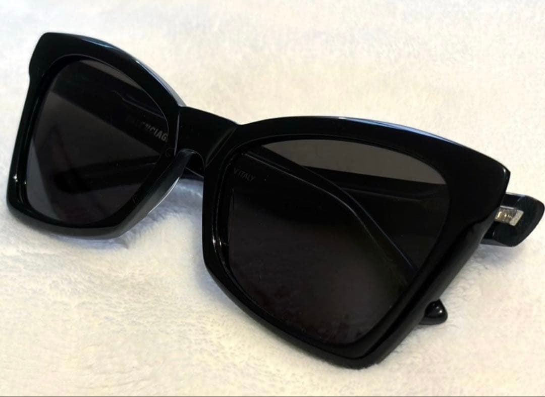 【U.S.K】BALENCIAGA レディース ブラックキャットアイ