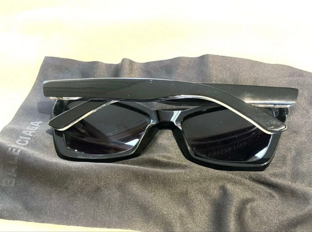 【U.S.K】BALENCIAGA レディース ブラックキャットアイ