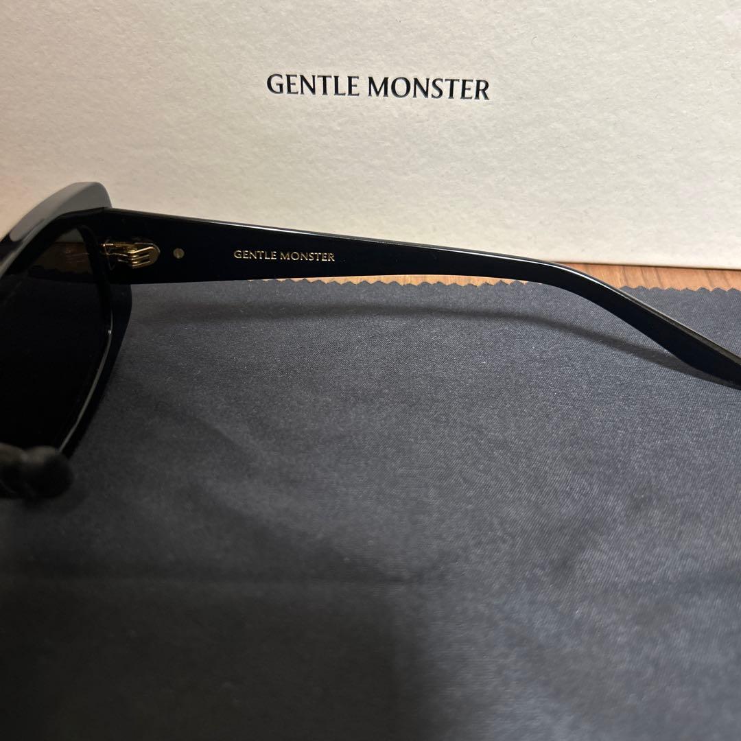 GENTLE MONSTERブラックサングラスASH ギャランティーカード付き