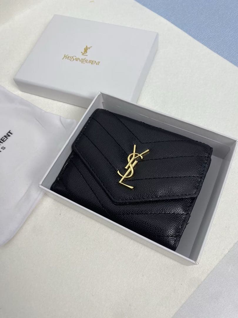 Yves Saint Laurent ブラック三つ折り財布