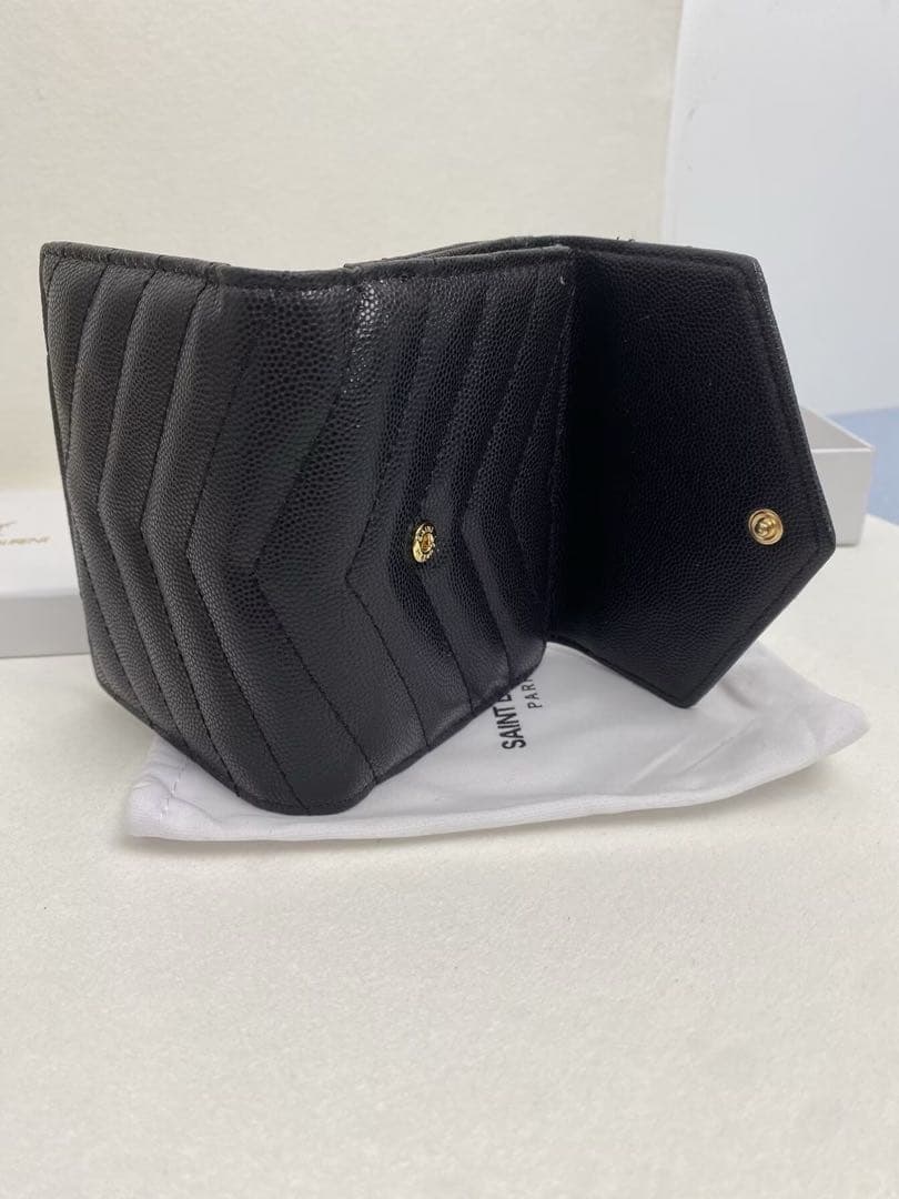 Yves Saint Laurent ブラック三つ折り財布