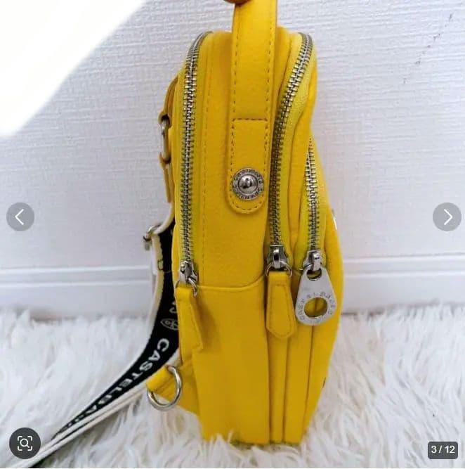 ボディバック　ロゴ　レザー 美品　カステルバジャック