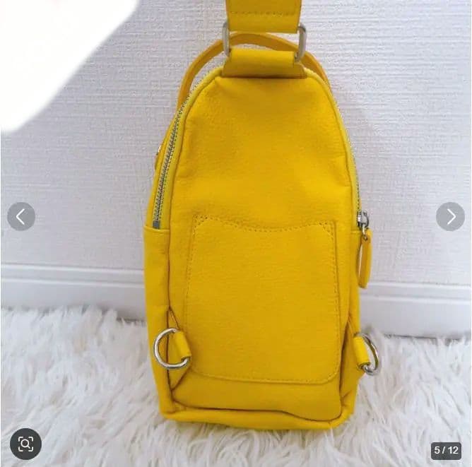 ボディバック　ロゴ　レザー 美品　カステルバジャック