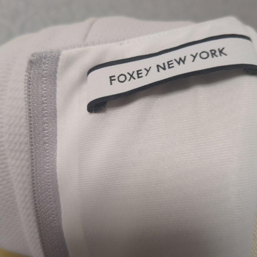 美品★フォクシーニューヨークFOXEY（グレーがかった）ホワイトワンピース38