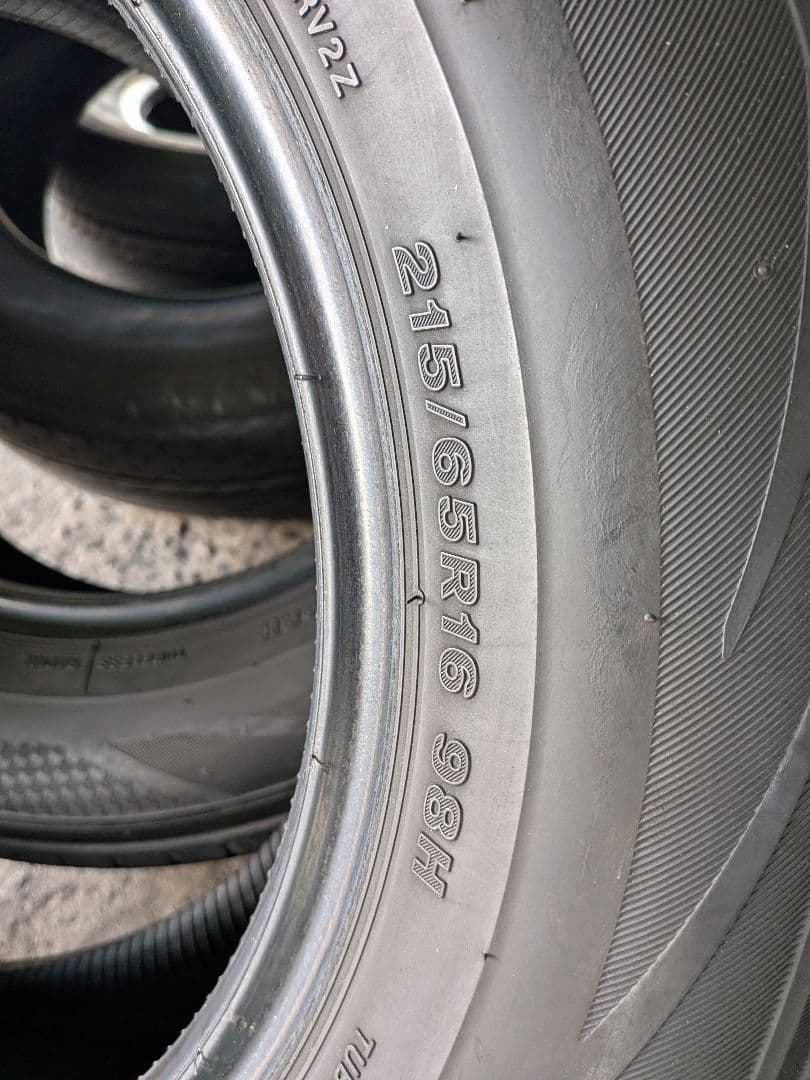 2023年　REGNO　GRV2 215/65R16　4本セット