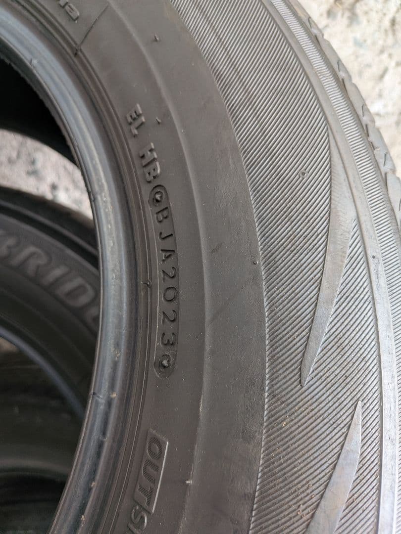 2023年　REGNO　GRV2 215/65R16　4本セット