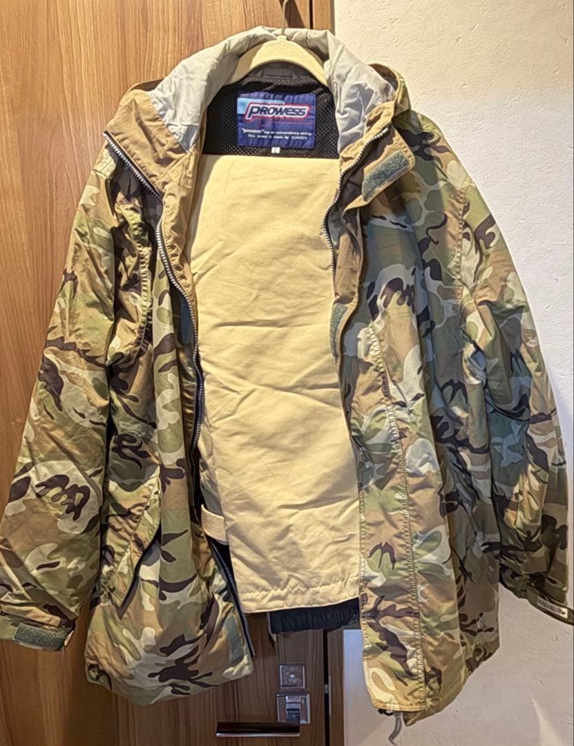 スノボウェア　セットアップ　迷彩　Ｌ　美品