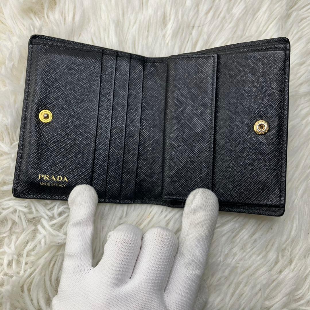 うどん様✨プラダ 二つ折り財布 サフィアーノシャイン レザー 1MV204