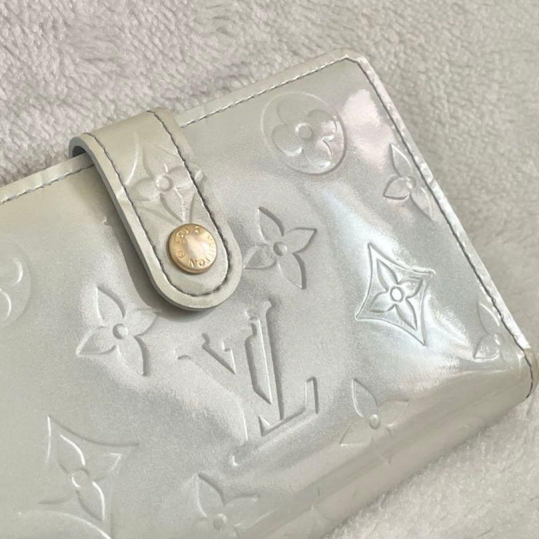 LOUIS VUITTON ラドロー モノグラムヴェルニ　ミニ財布　水色