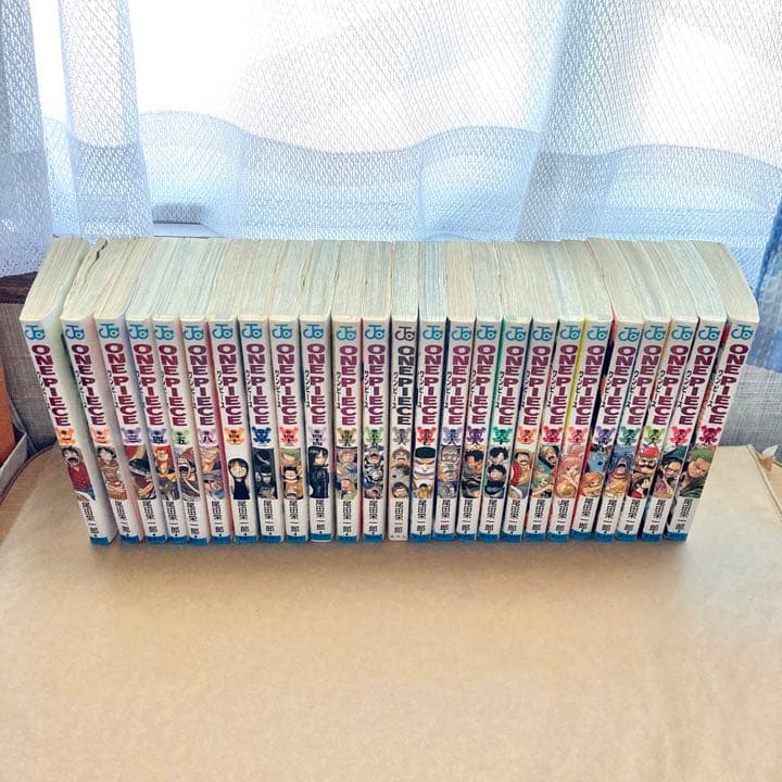 ONE PIECE　大量まとめ売り（漫画　グッズ100点以上）