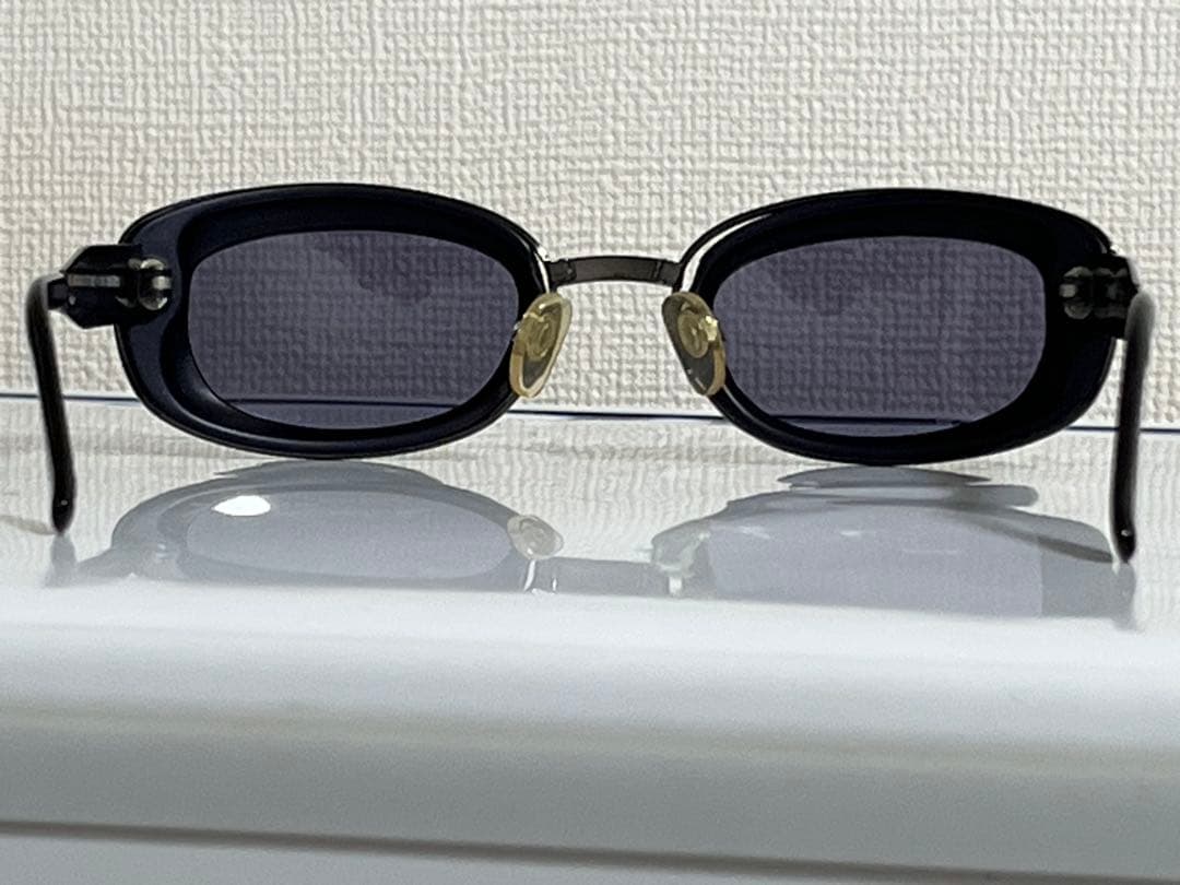 CHANEL　オーバル　パープル系レンズ　レディースサングラス　美品　ケース付き