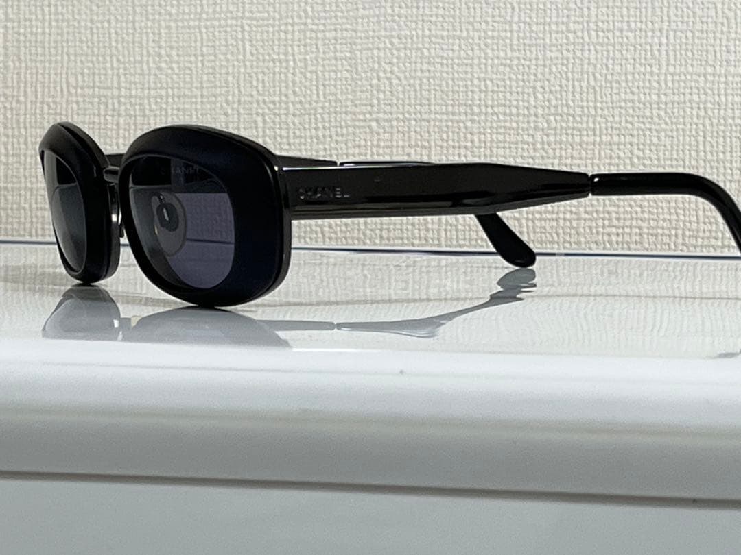 CHANEL　オーバル　パープル系レンズ　レディースサングラス　美品　ケース付き
