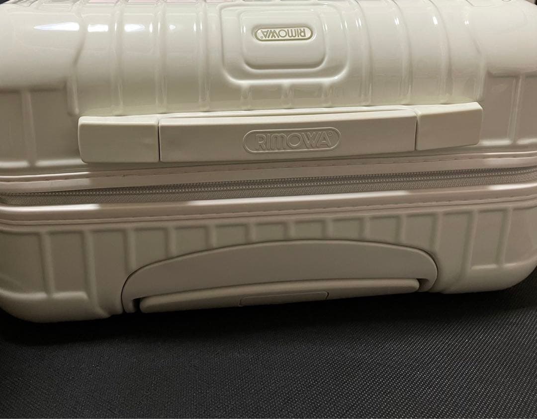 新品リモワ機内持込エクリュRIMOWA ユナイテッドアローズ別注モデル