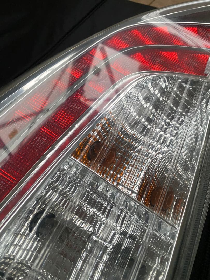 トヨタ プリウス 30系 後期 純正 LEDテールランプ 左右セット