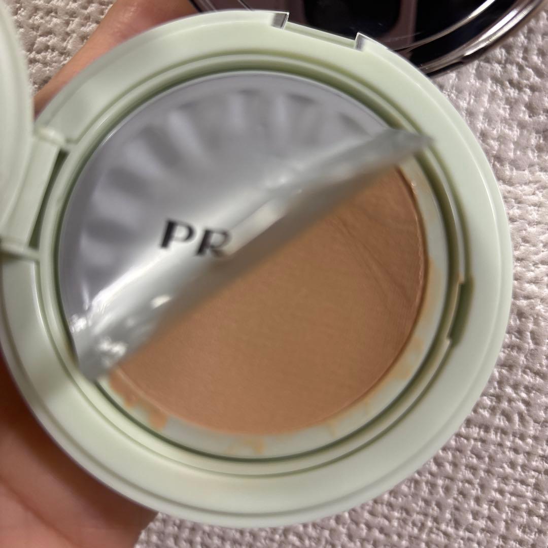 PRADA クッションファンデーション　LN25