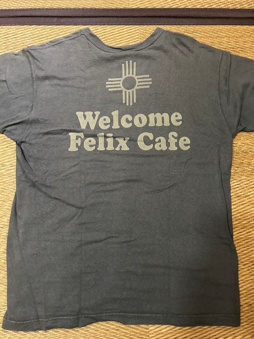 美品。トイズマッコイ フィリックス　tシャツ