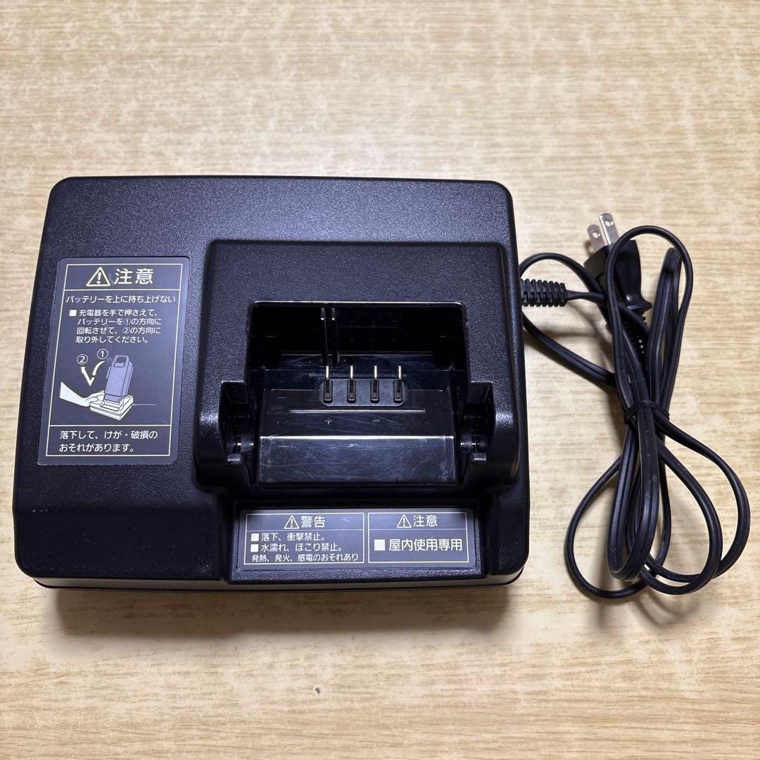 Panasonic 電動自転車 バッテリー充電器