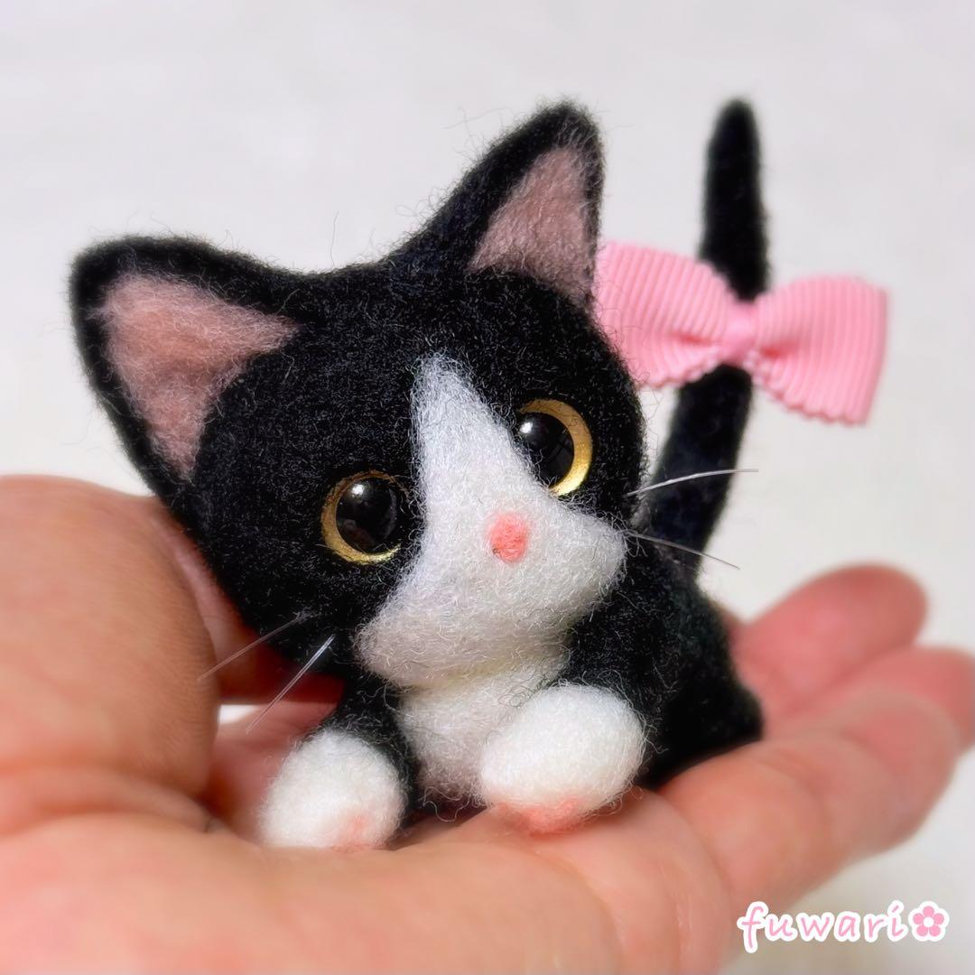 羊毛フェルト　猫　ちょこんと甘えんぼ　ハチワレ　おすまし　キジトラ　ハンドメイド