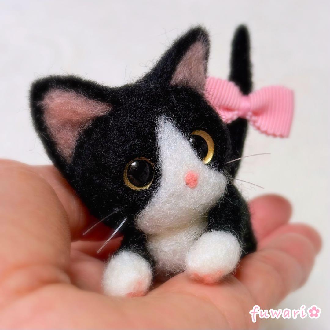 羊毛フェルト　猫　ちょこんと甘えんぼ　ハチワレ　おすまし　キジトラ　ハンドメイド