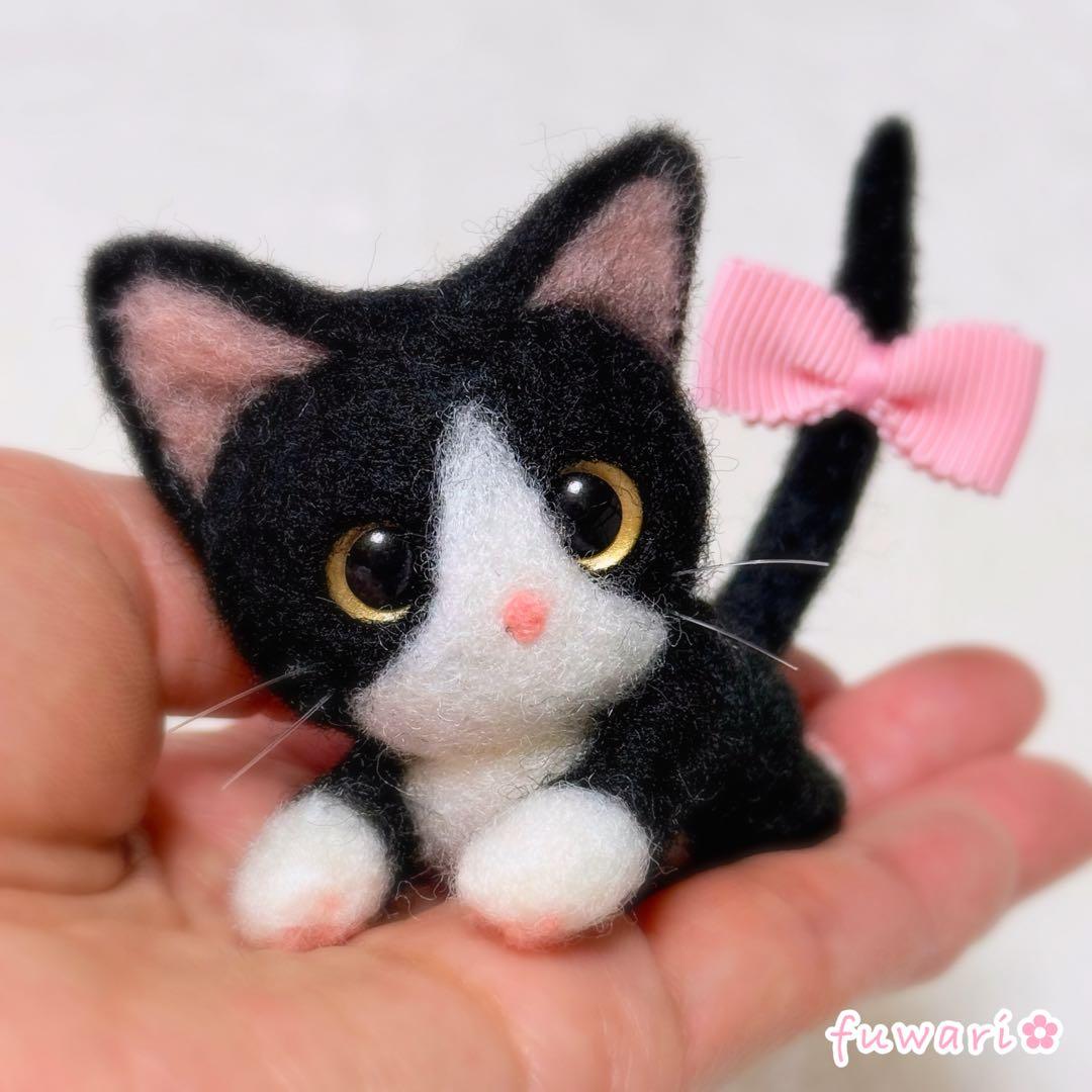 羊毛フェルト　猫　ちょこんと甘えんぼ　ハチワレ　おすまし　キジトラ　ハンドメイド