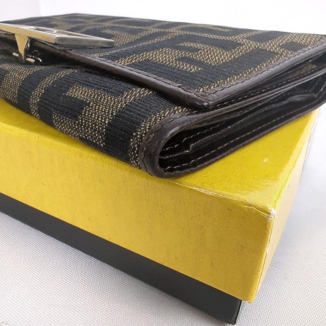 FENDI フェンディ 三つ折り 財布 ズッカ柄 ロゴ コンパクト ウォレット