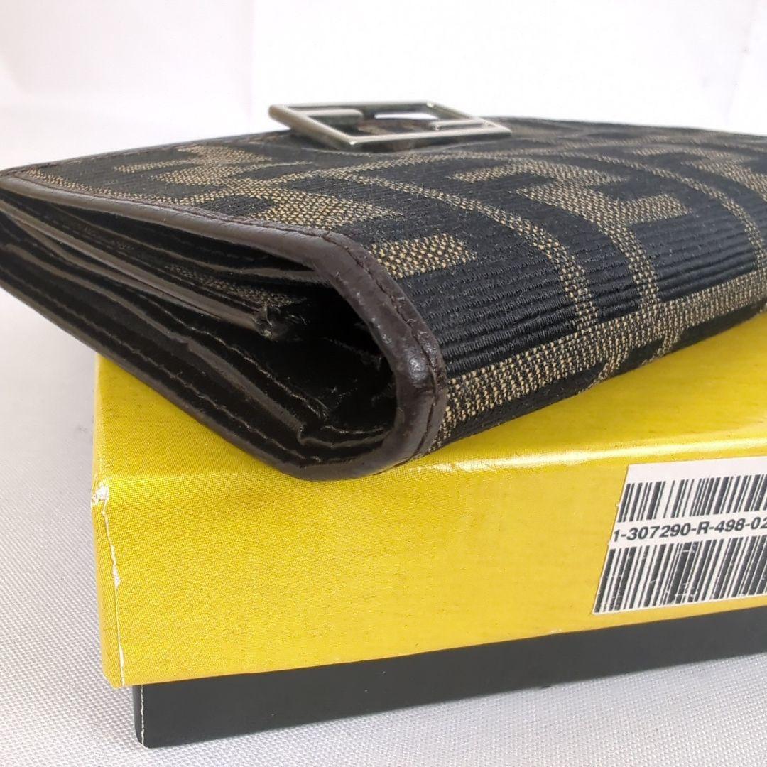 FENDI フェンディ 三つ折り 財布 ズッカ柄 ロゴ コンパクト ウォレット
