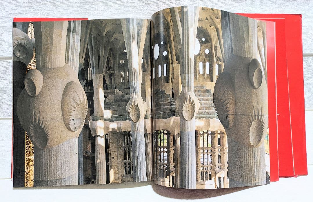 【ガウディ】建築写真集※ダメージあります