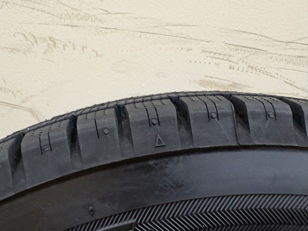 ブリヂストンスタッドレスタイヤ(鉄ホイール)145/80R12ハイゼット