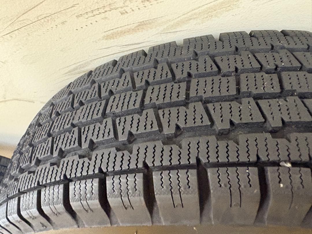 ブリヂストンスタッドレスタイヤ(鉄ホイール)145/80R12ハイゼット
