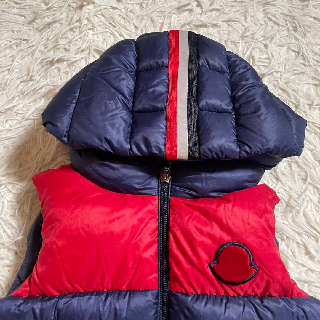 MONCLER フード付きダウンベスト ネイビー/レッド