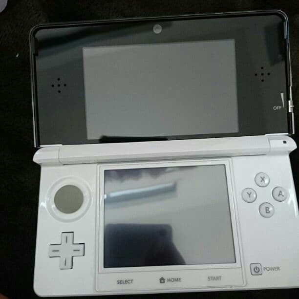 任天堂3DSホワイトセット 大乱闘スマッシュブラザーズ